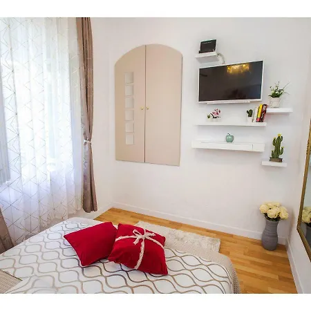 Ivan Apartment *