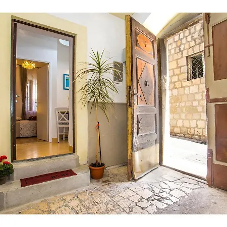 Ivan Apartment